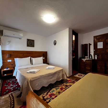 Guest House Salaria Gjirokastër Eksteriør bilde