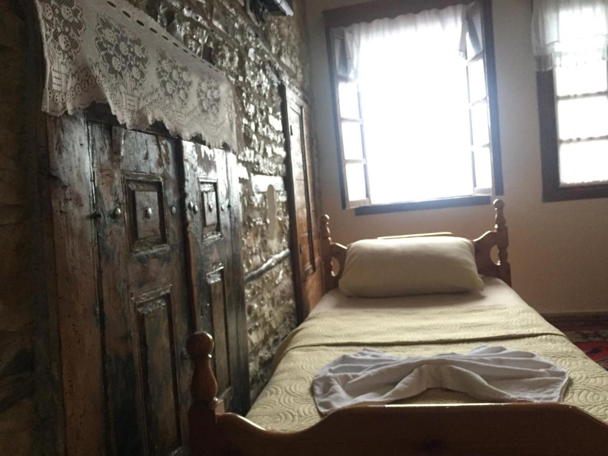 Guest House Salaria Gjirokastër Eksteriør bilde