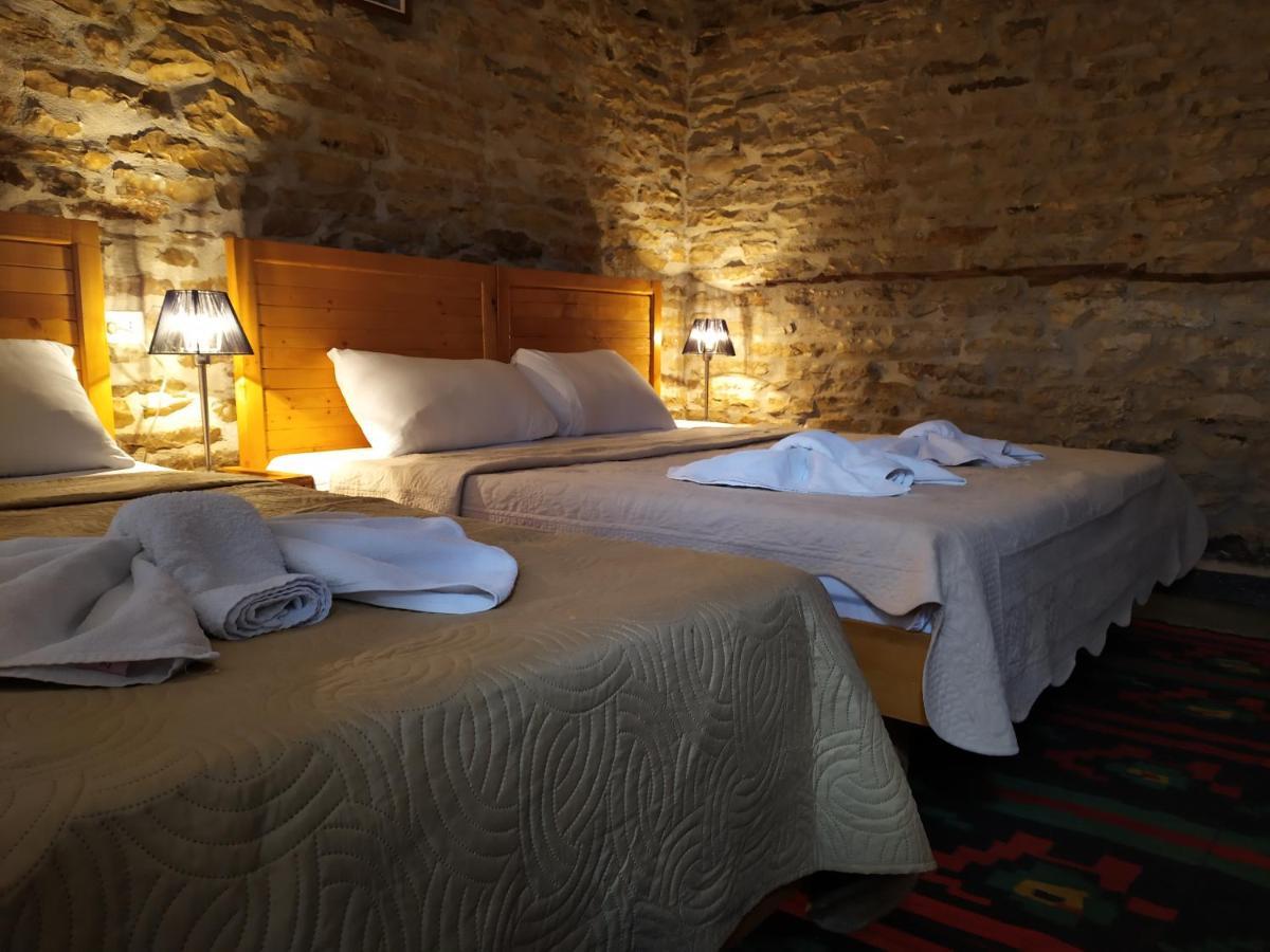 Guest House Salaria Gjirokastër Eksteriør bilde