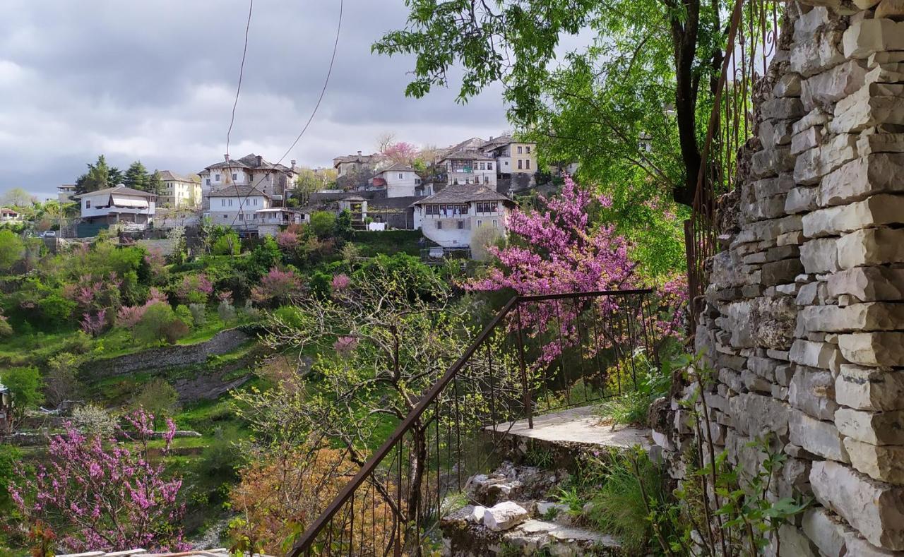 Guest House Salaria Gjirokastër Eksteriør bilde