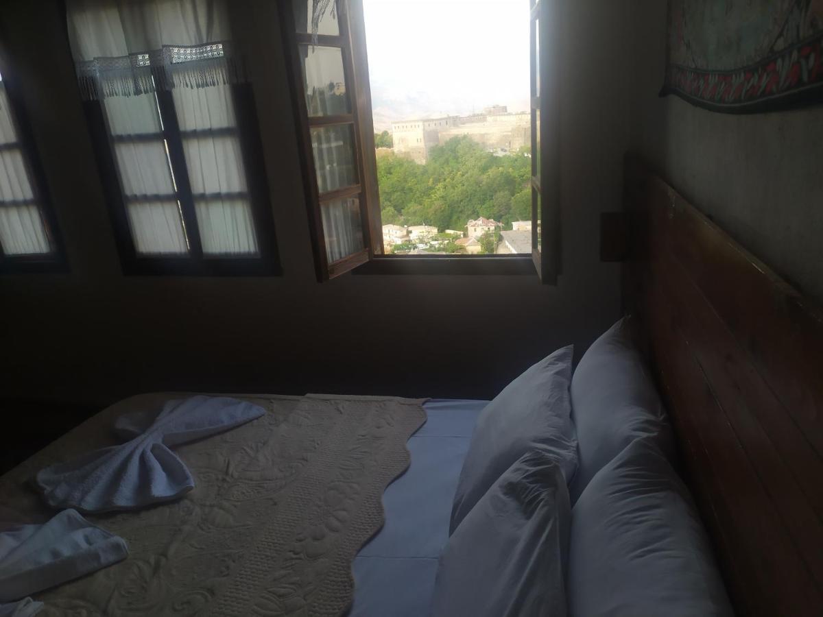 Guest House Salaria Gjirokastër Eksteriør bilde
