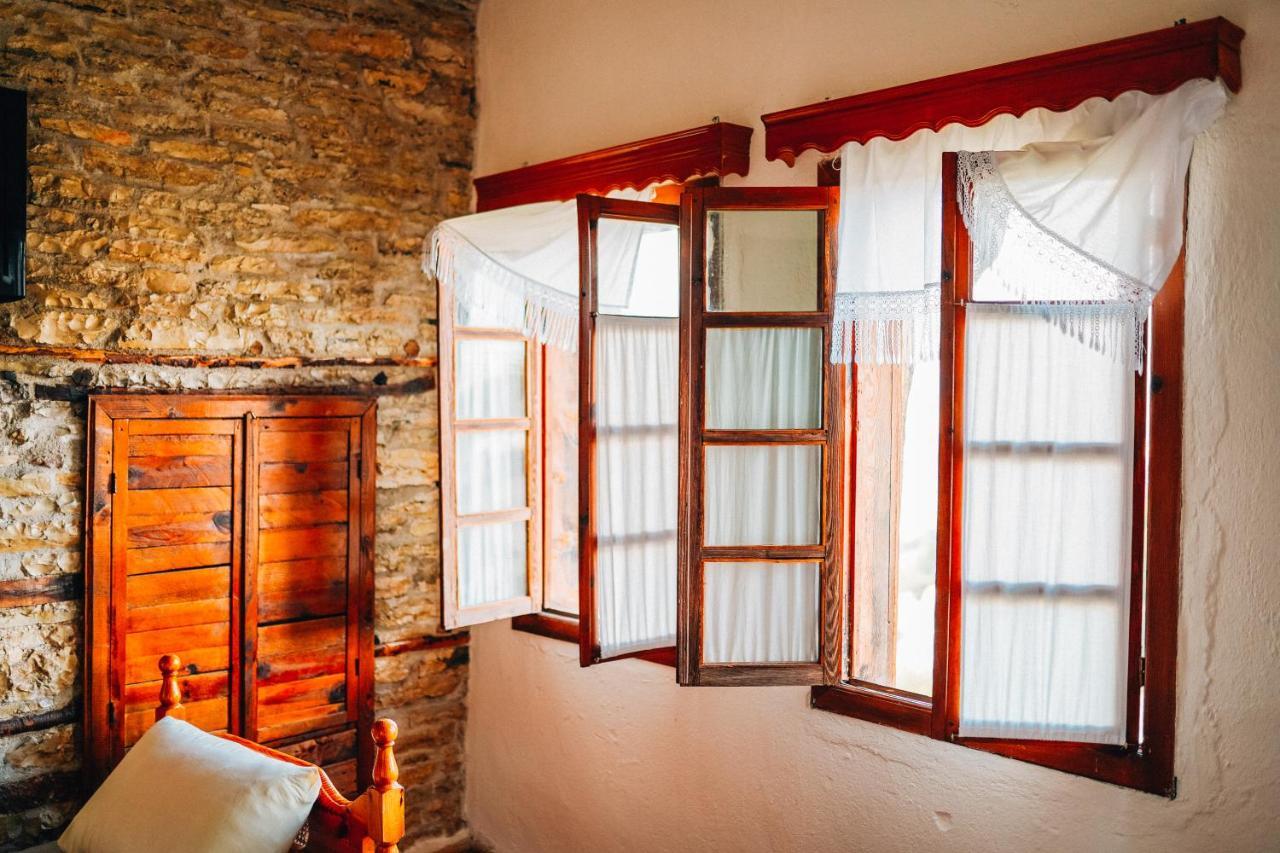 Guest House Salaria Gjirokastër Eksteriør bilde