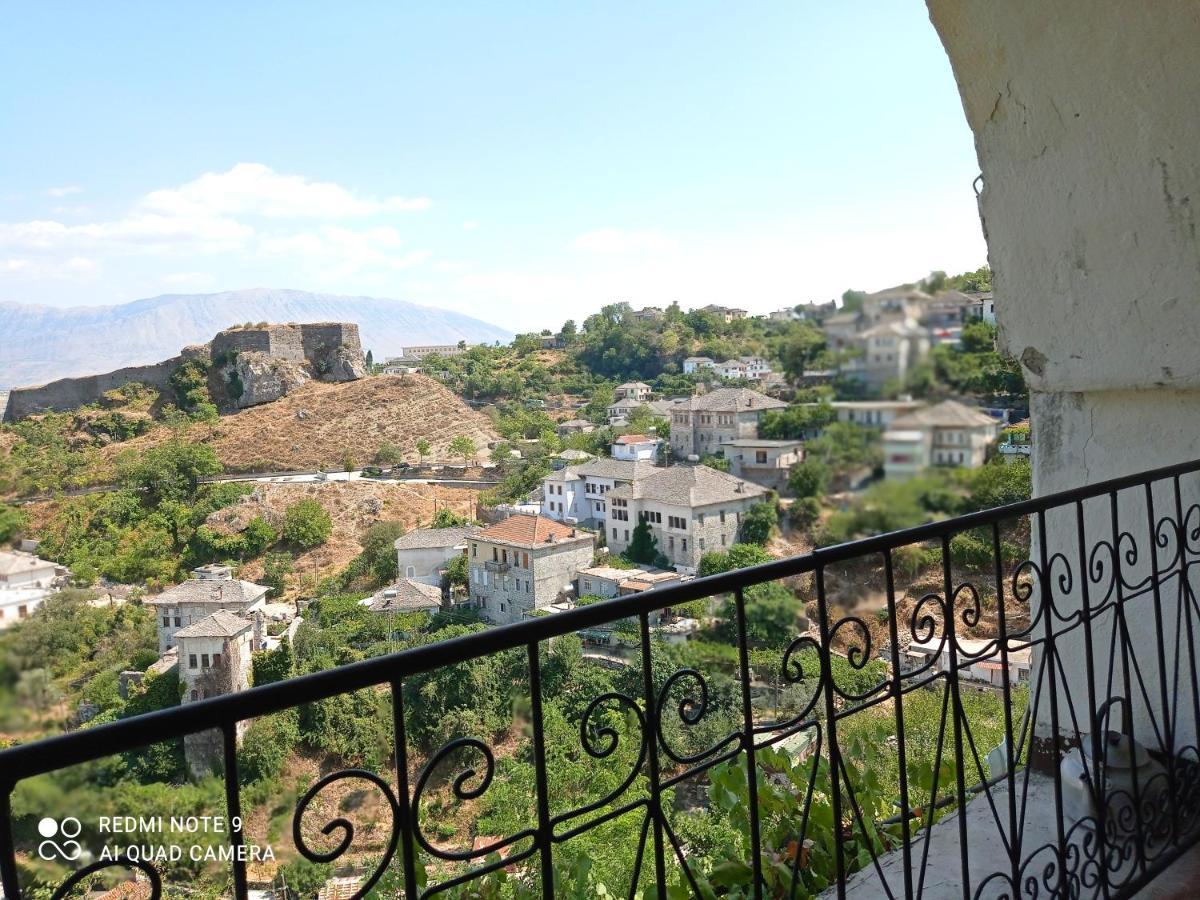 Guest House Salaria Gjirokastër Eksteriør bilde