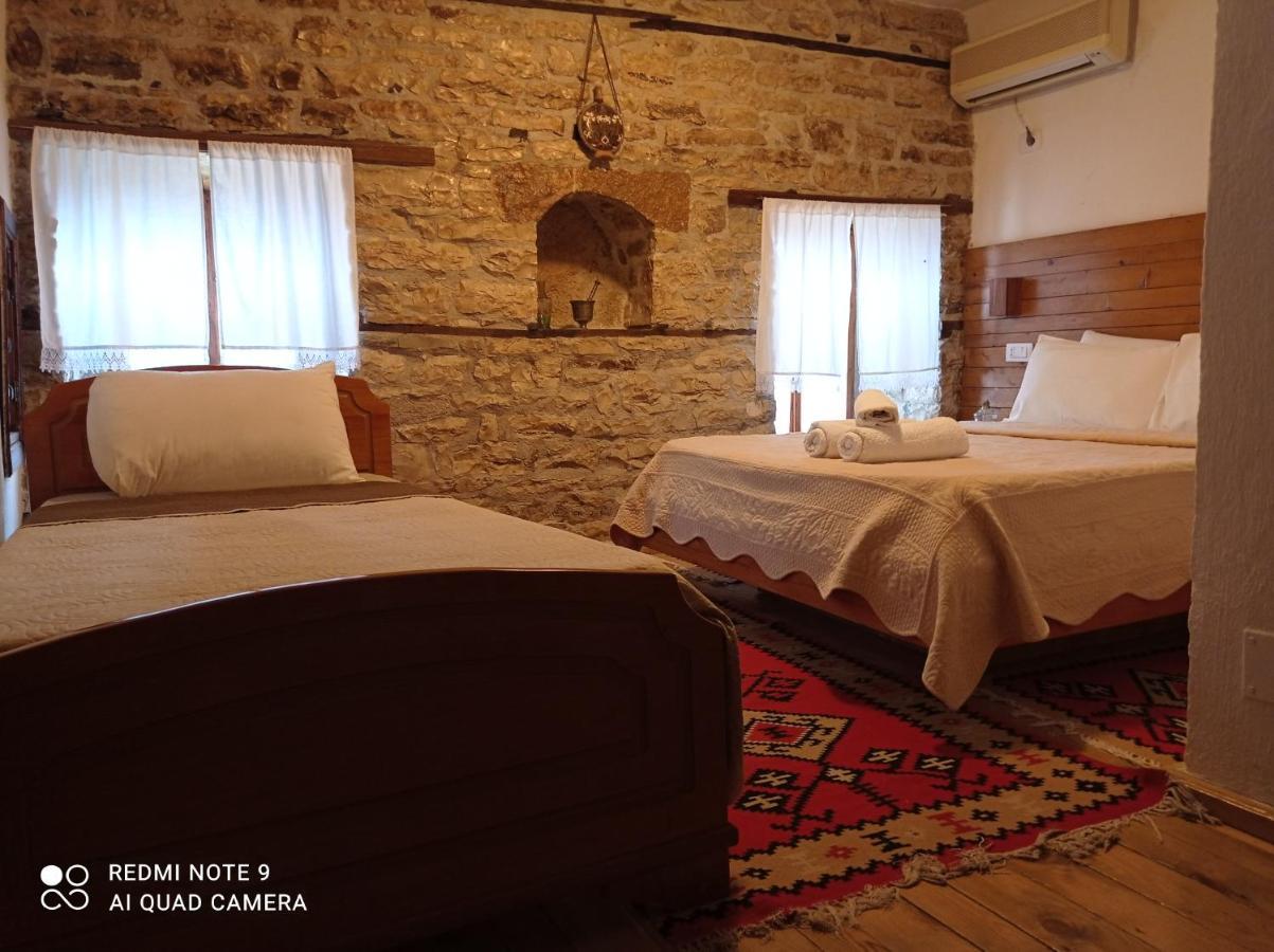 Guest House Salaria Gjirokastër Eksteriør bilde
