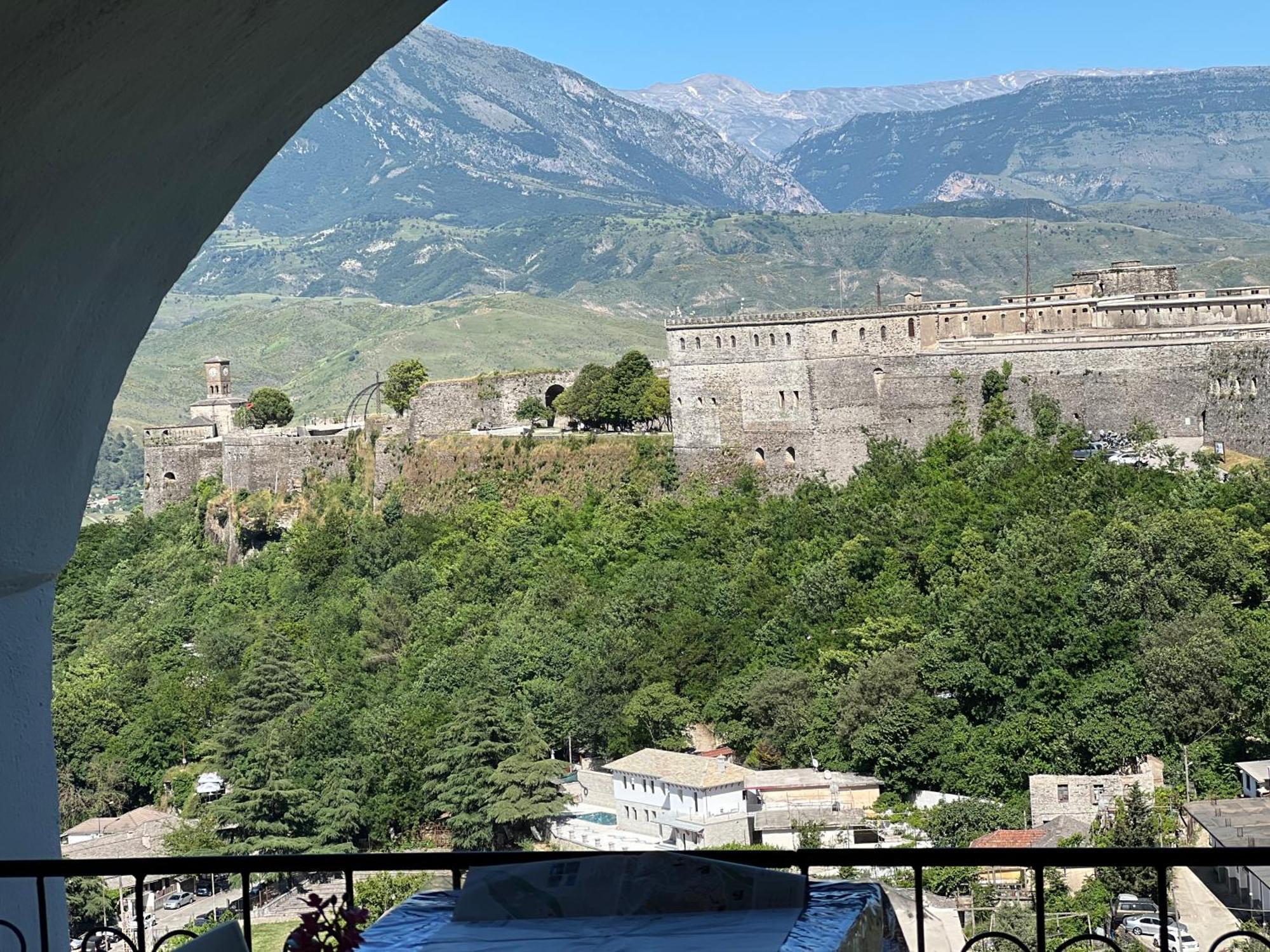 Guest House Salaria Gjirokastër Eksteriør bilde