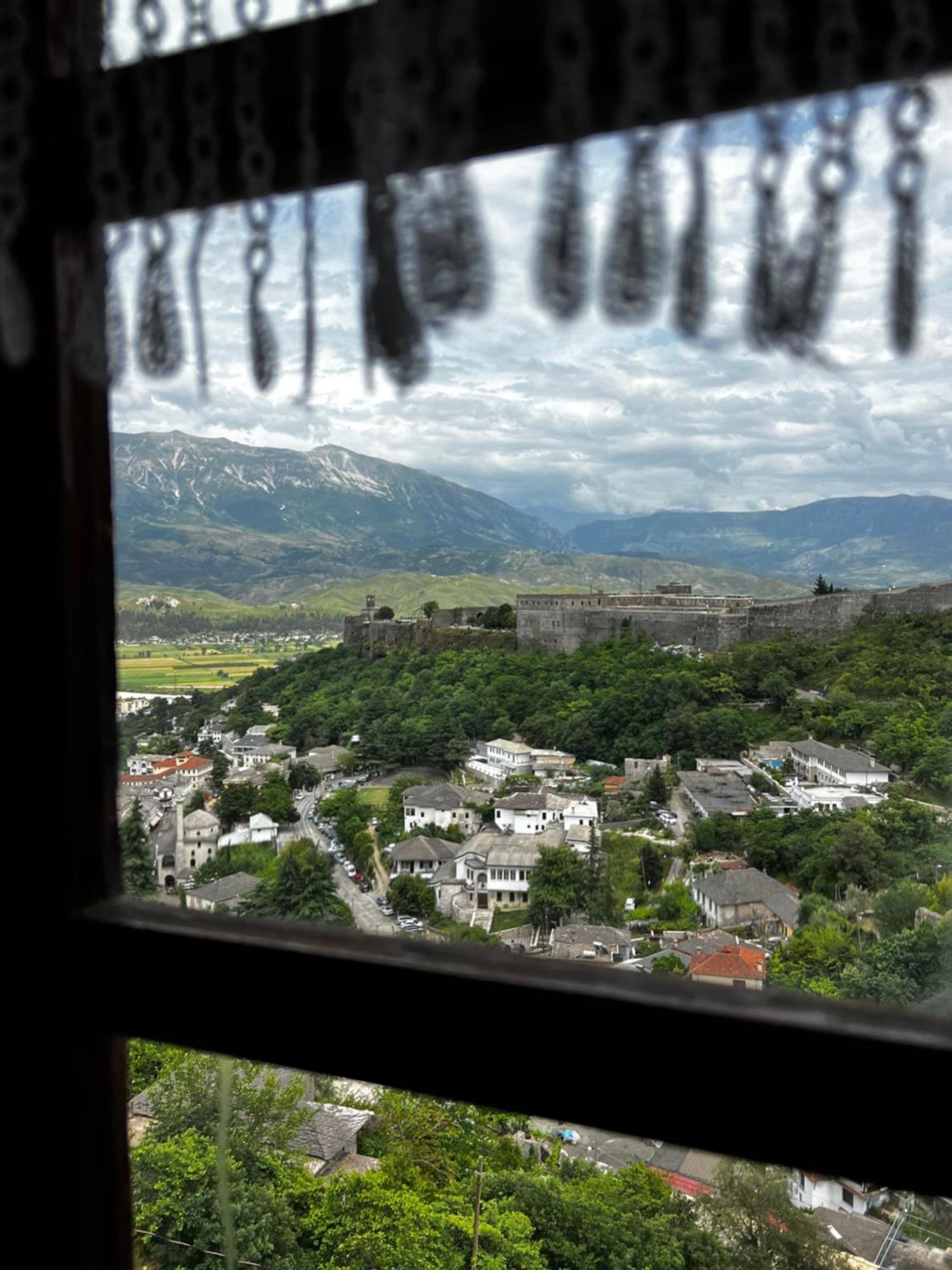 Guest House Salaria Gjirokastër Eksteriør bilde