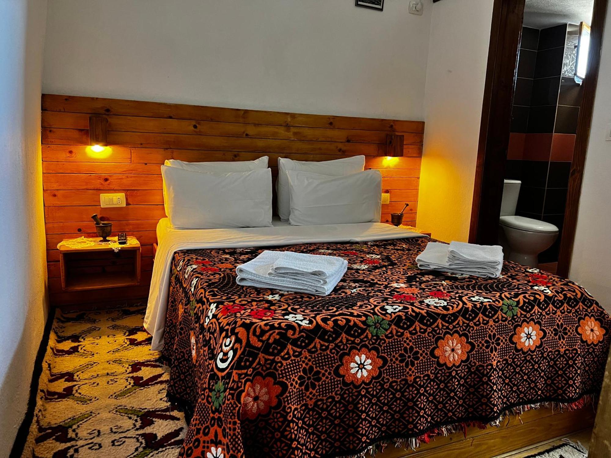 Guest House Salaria Gjirokastër Eksteriør bilde