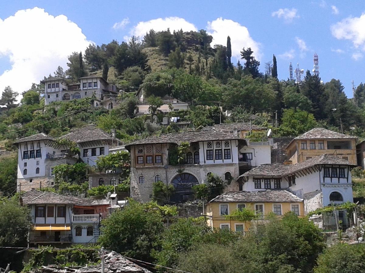 Guest House Salaria Gjirokastër Eksteriør bilde