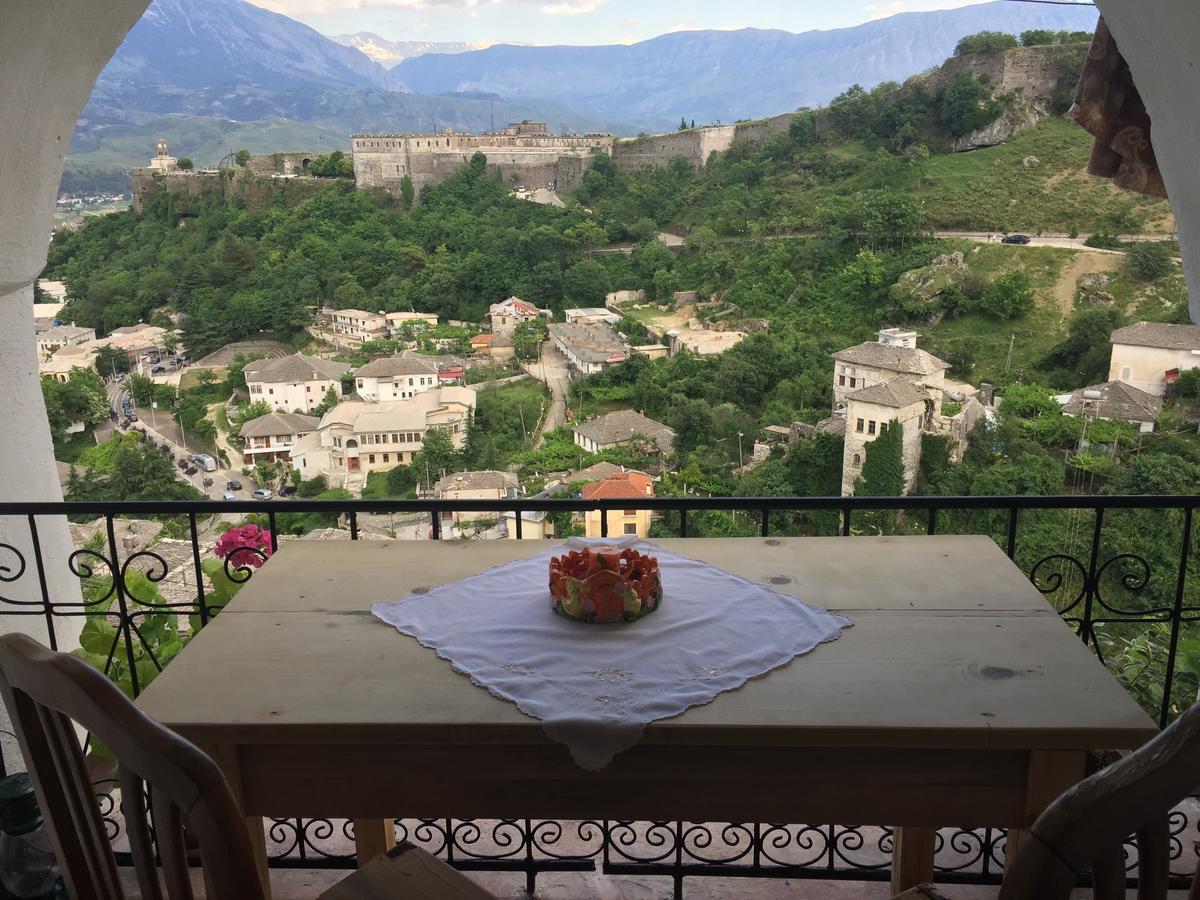 Guest House Salaria Gjirokastër Eksteriør bilde