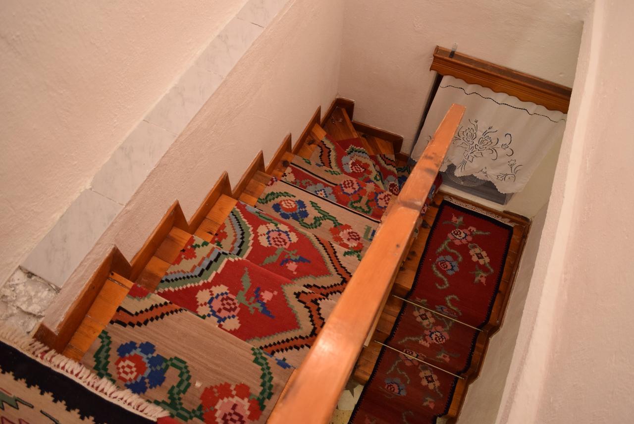 Guest House Salaria Gjirokastër Eksteriør bilde
