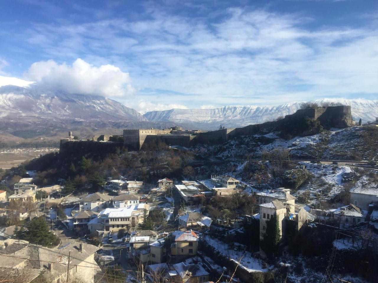 Guest House Salaria Gjirokastër Eksteriør bilde